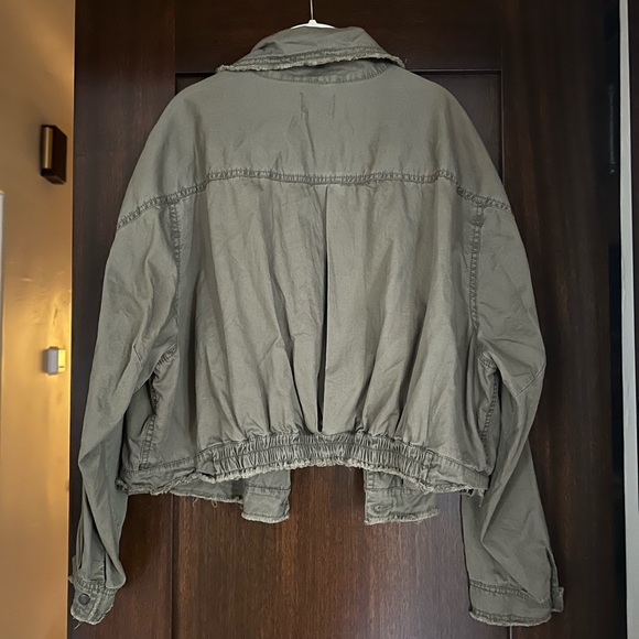 Cropped Jacket - Picture 2 of 3